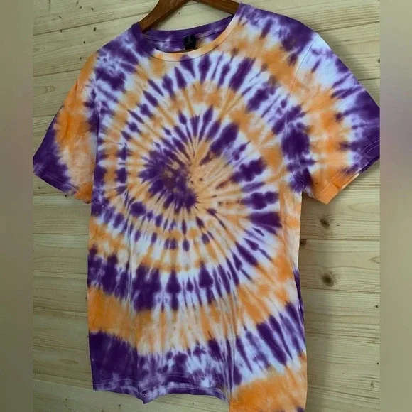 GILDAN Soft Style | Tie-Dye T-Shirt | Color:  Purple & Orange | Size: M … - Picture 2 of 8